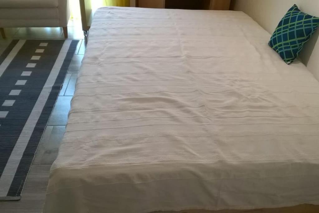 Toll Apartment Mit Privatem Eingang Free Parking Slbst Check-In Netflix 30 Zone Ruhig Duisburgo Esterno foto